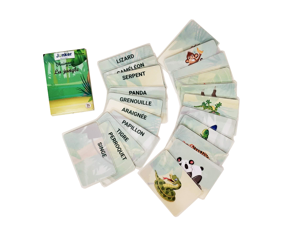 Une carte de jeu pour enfants révélant un mot et un animal de la jungle sous une lumière magique.